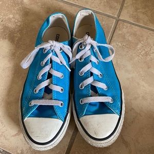blue converse